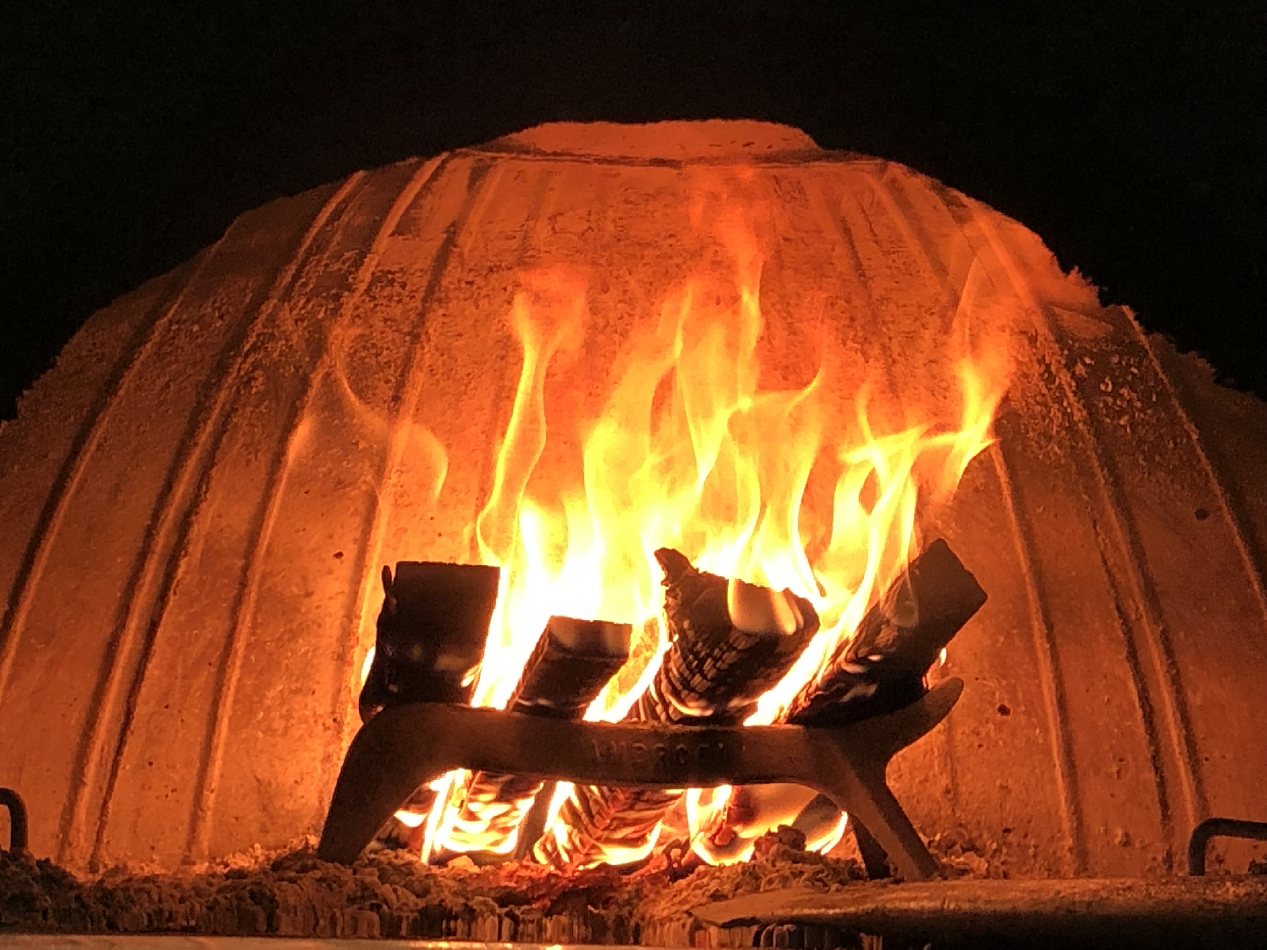 Il forno a legna acceso - Pizzeria Sobborghi